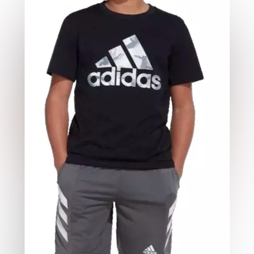 Adidas Boys Liquid Camo Black Short Sleeve Tee with Iconic Logo Size 6